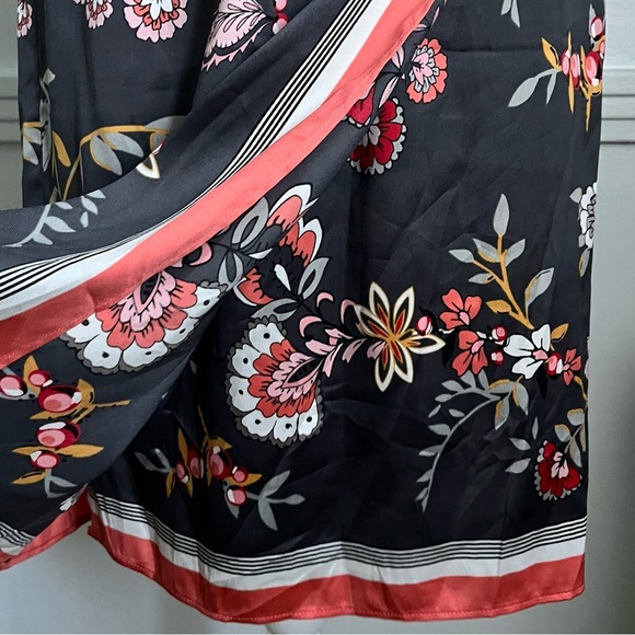 Loft • Black Pink Red Floral Skirt - Picture 3 of 5